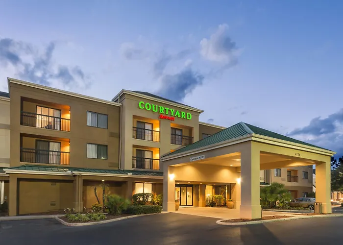 Courtyard By Marriott Lakeland